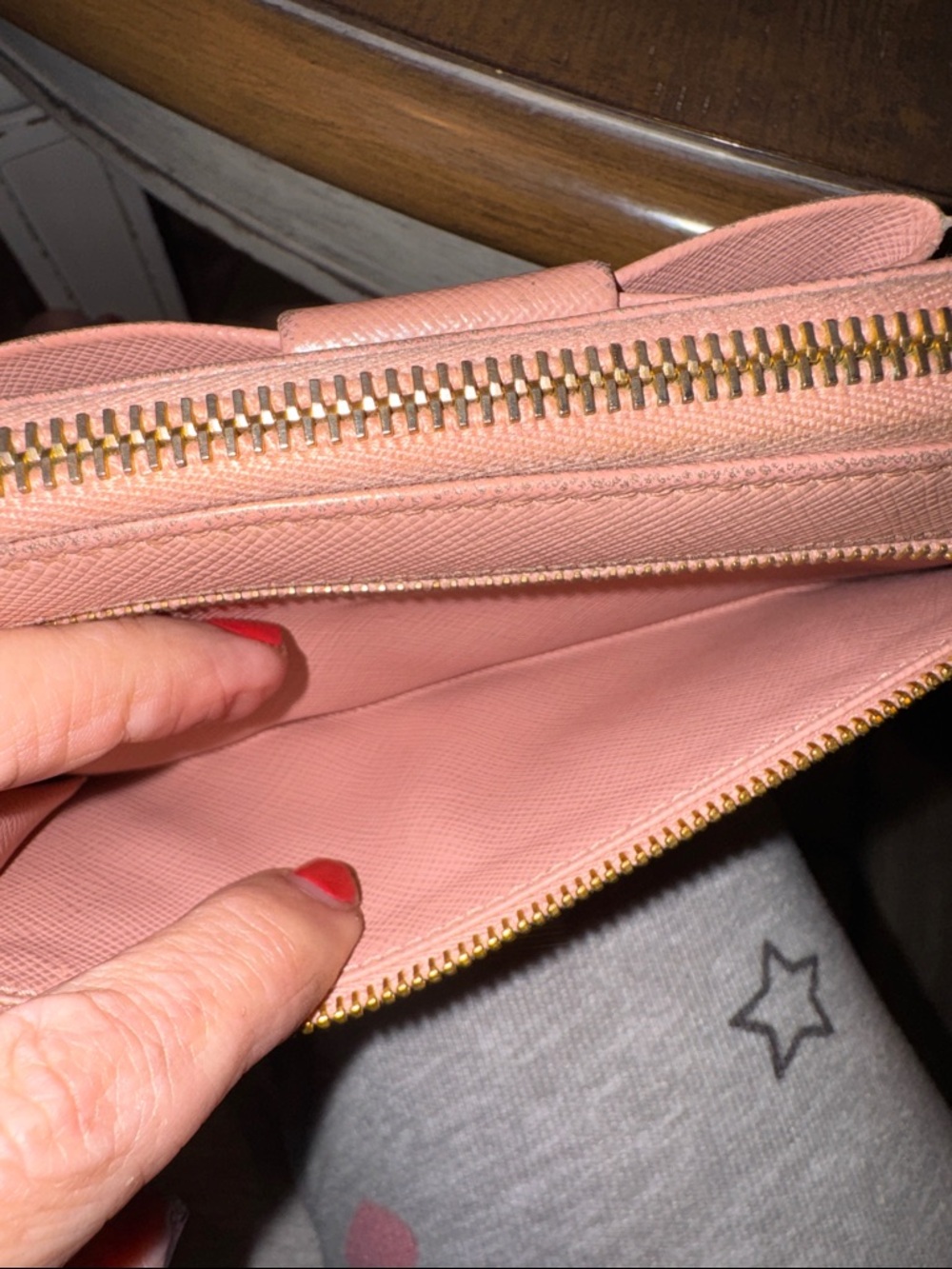 Prada Dusty Pink Saffiano Bow Zip Wallet - Picture 3 of 5
